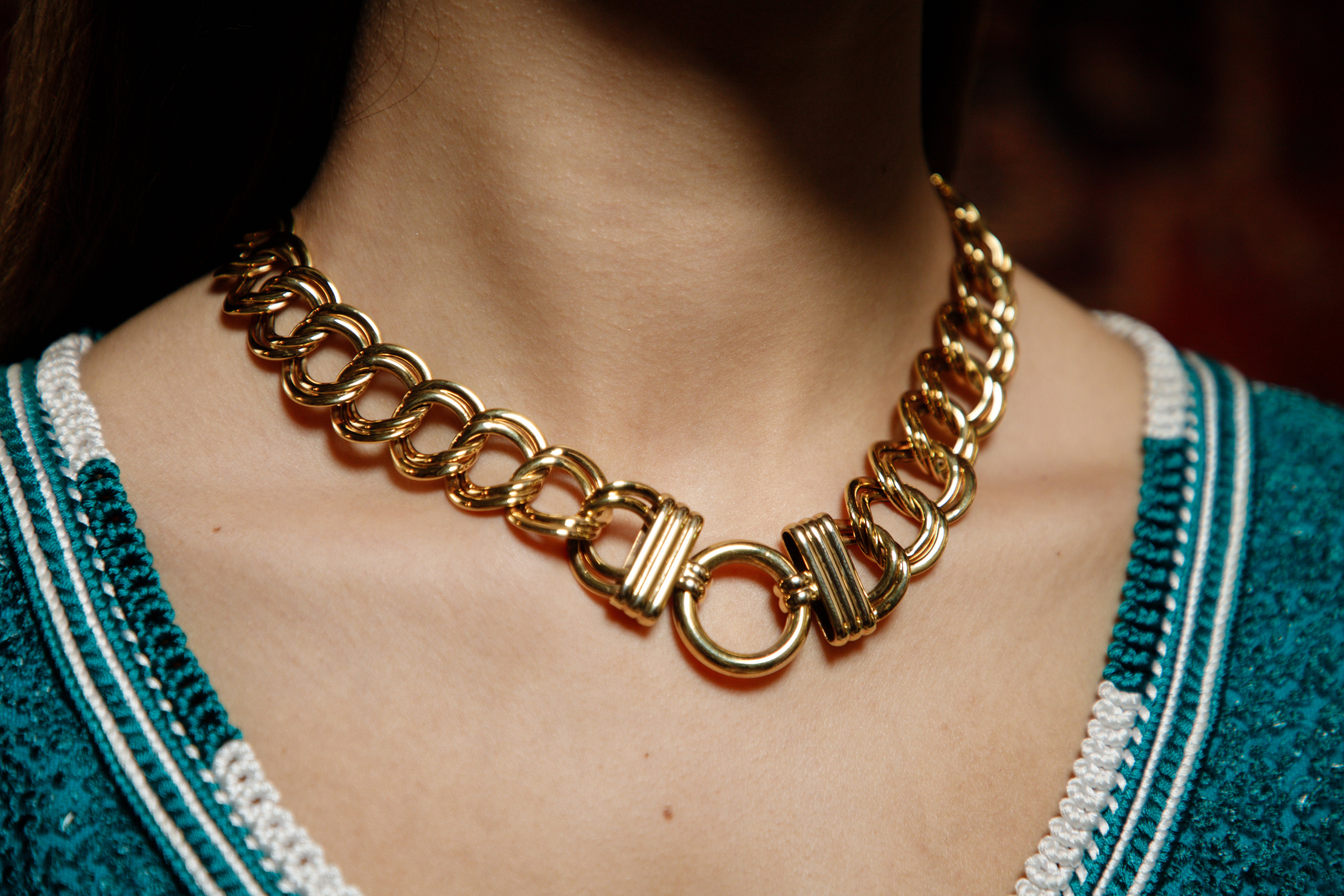 Curves Chain Necklace