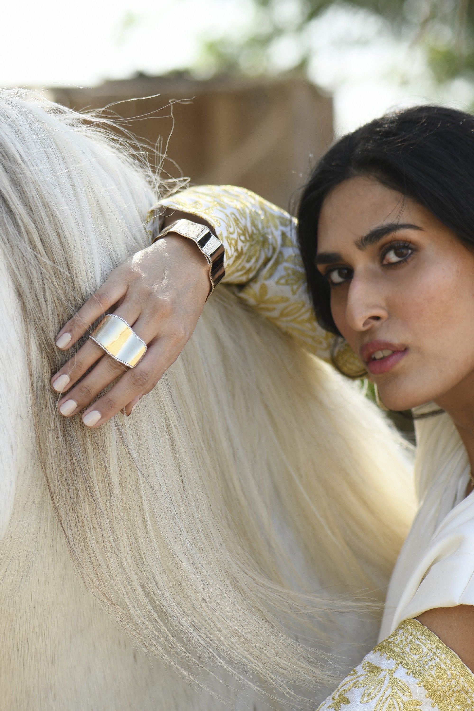 Curves Bangle Raw Gold