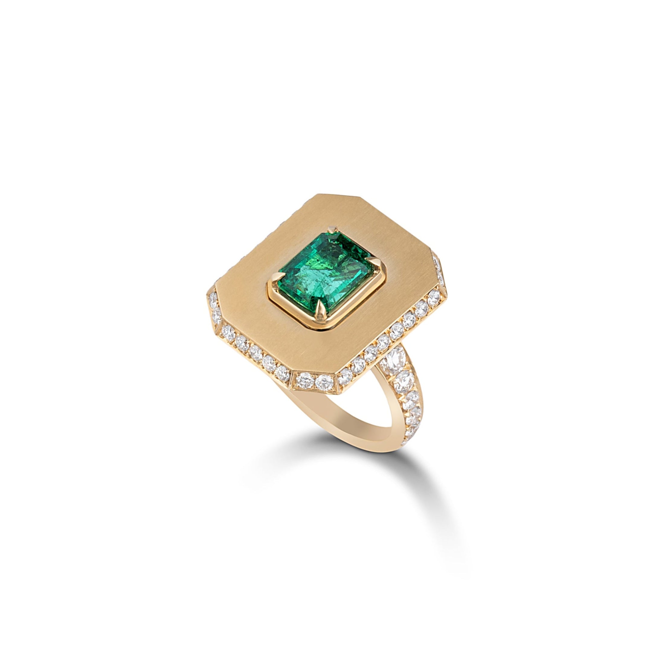 Place Vendôme Emerald, Gold
